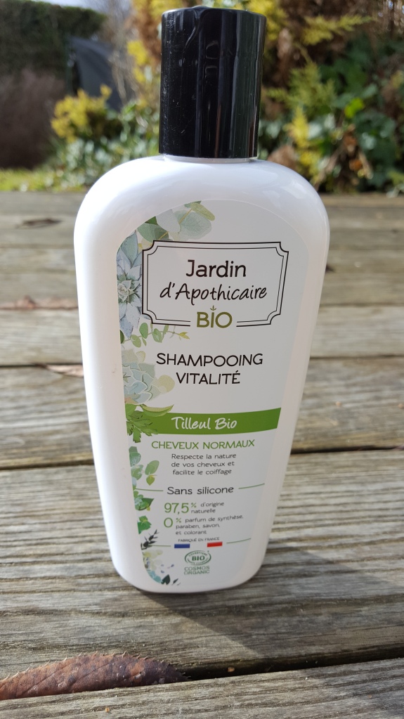 shampooing-bio-jardin-apothicaire-avis-bullesdetestschezflorette (3)